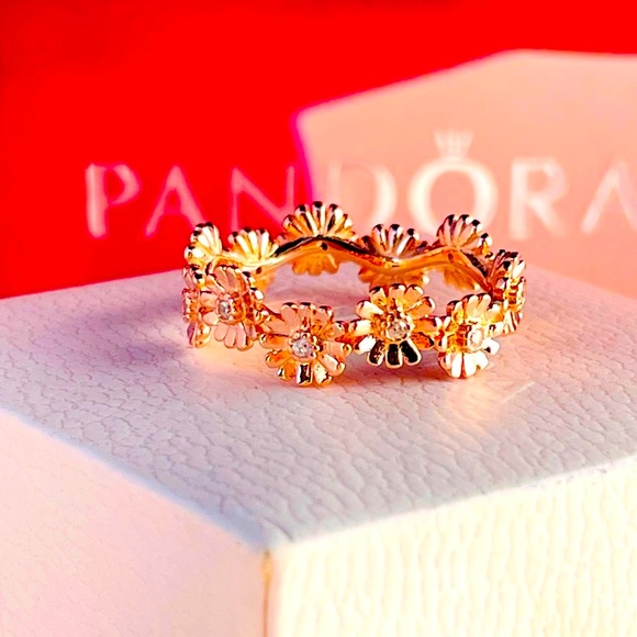 Pandora Jewelry - Authentic pandora rose gold daisy ring size 6 💌📩💌📩💍💌📩💍💌📩💍💌📩💍💌📩💍
